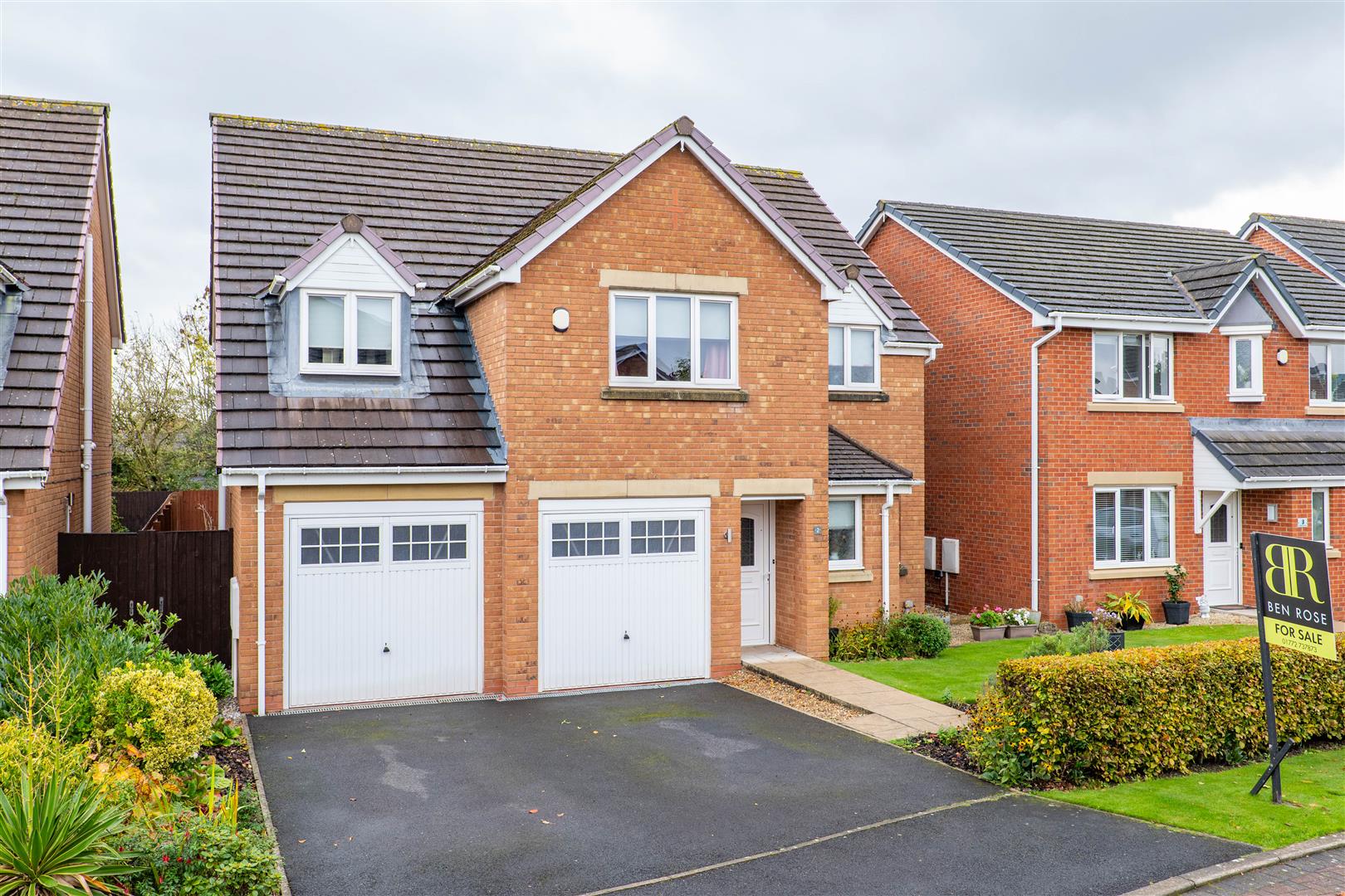 5 bed property in Regency Gardens, Preston